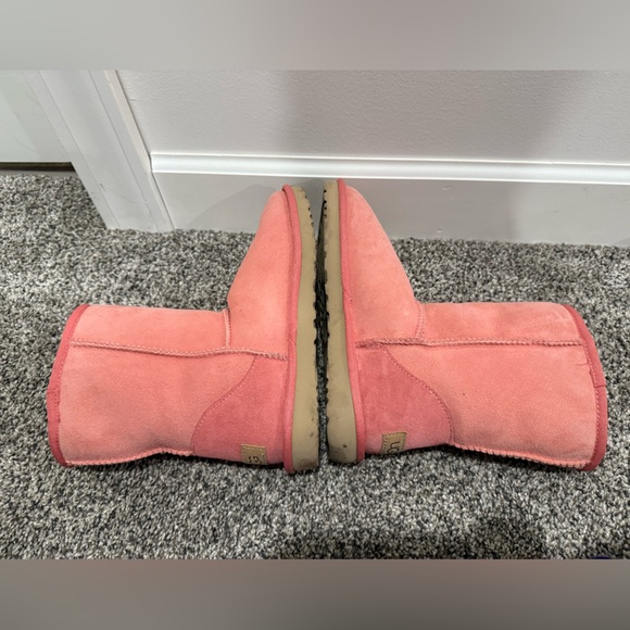 UGG classic short II women's leather boots in pink blossom colorway, size 7 - Picture 8 of 13
